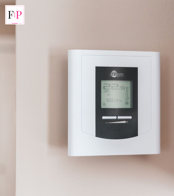 UK Household Energy Price Rise: 5 Ways to Beat £1,723 Bills Smart meter display — beat the UK household energy price rise
